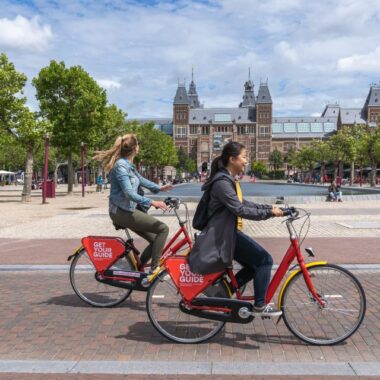 Bike tour canal district Amsterdam