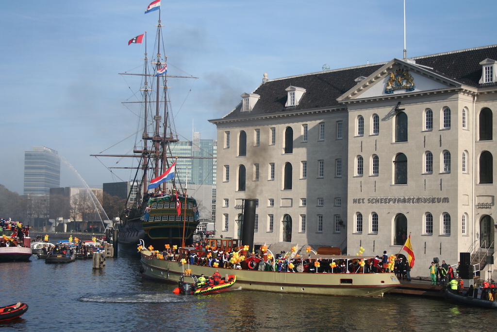 sinterklaas arrival amsterdam