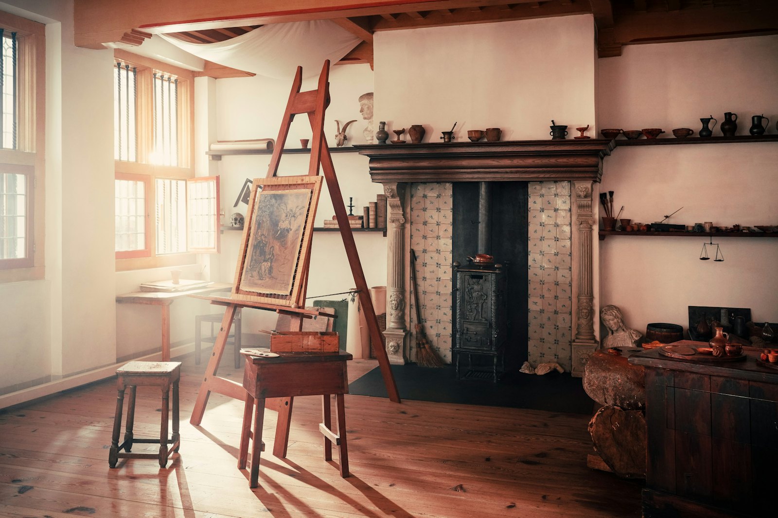 Het gereconstrueerde schildersatelier van Rembrandt in het Rembrandthuis in Amsterdam