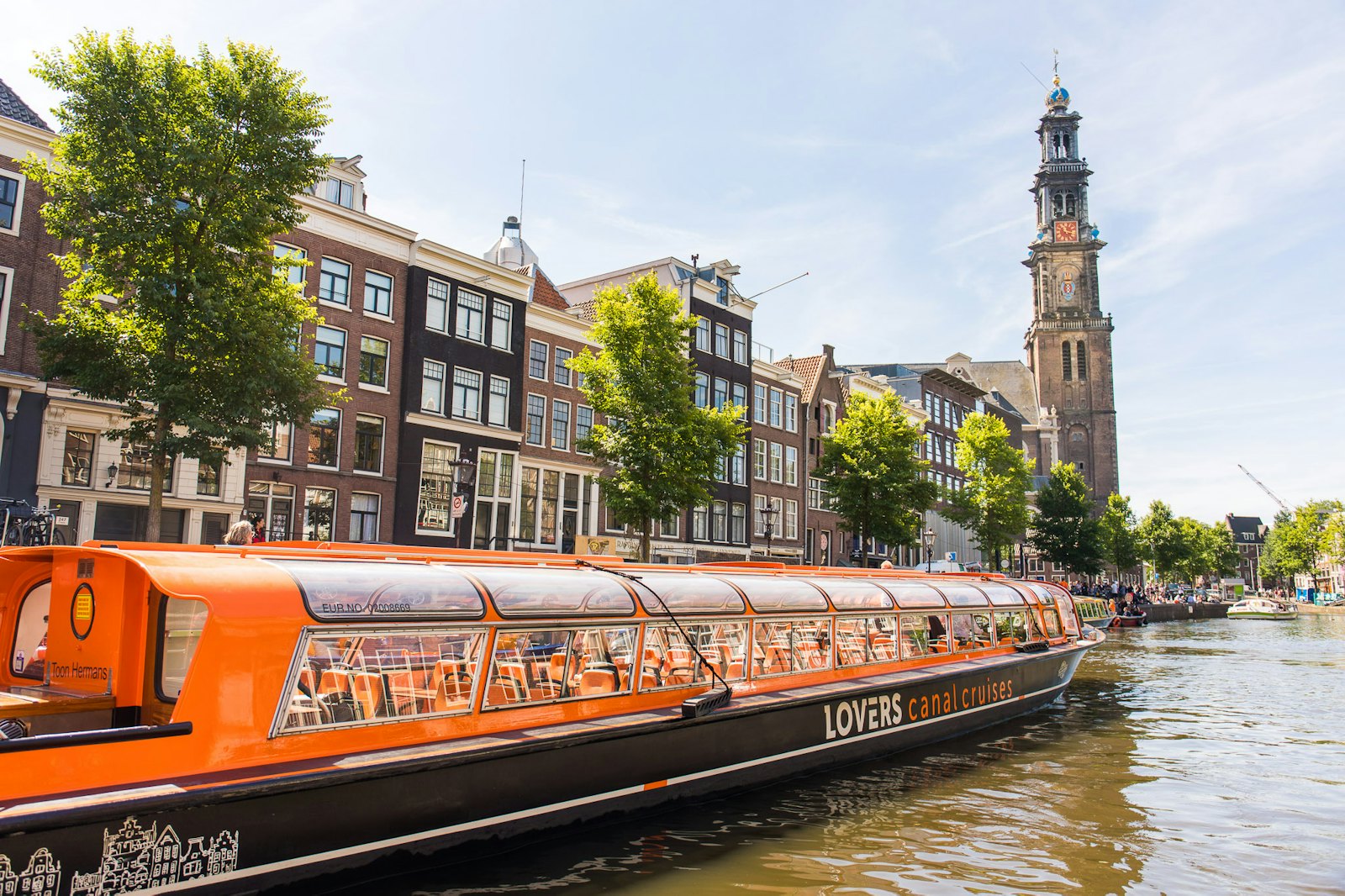 La Westerkerk et sa tour vues depuis le Prinsengracht à Amsterdam